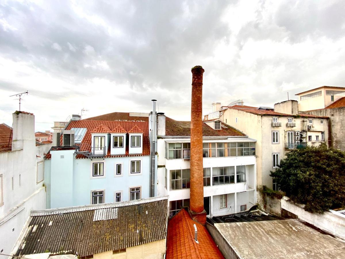 Artdeco Chiado 4 - Large Comfortable Double Room With Shared Bathroom Lisboa Eksteriør billede